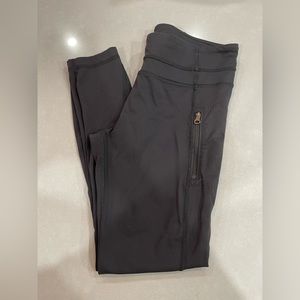 Lululemon black 25inch leggings with mesh detail (older style) Sz 8